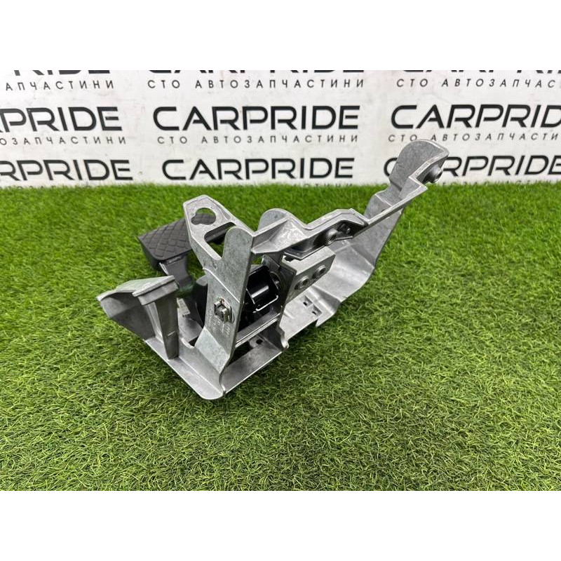 Педаль тормоза с кронштейном (тормозная система) Audi Q5 8R 2012 3.2 CALB 8K1721117