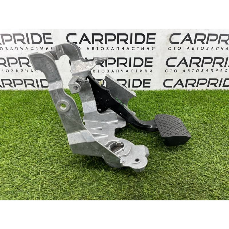 Педаль тормоза с кронштейном (тормозная система) Audi Q5 8R 2012 3.2 CALB 8K1721117