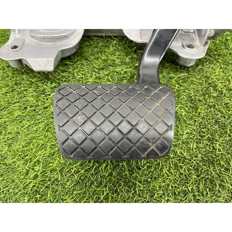 Педаль тормоза с кронштейном (тормозная система) Audi Q5 8R 2012 3.2 CALB 8K1721117