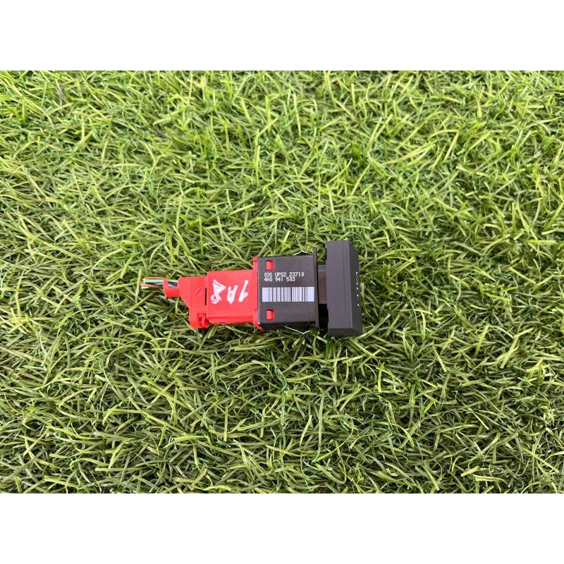 Кнопка VALET (электрика / кнопки) AUDI A8 D4 2011 4,2 4H0941503