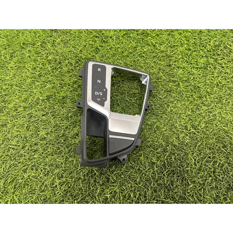 Рамка АКПП (салон) AUDI A4 B9 2017 2.0L 8W1713111CMNC