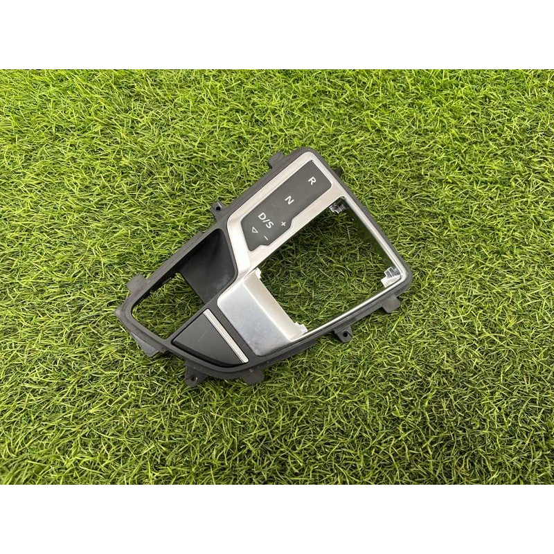 Рамка АКПП (салон) AUDI A4 B9 2017 2.0L 8W1713111CMNC