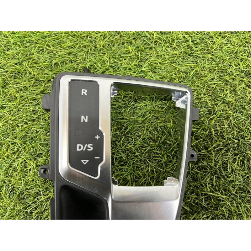 Рамка АКПП (салон) AUDI A4 B9 2017 2.0L 8W1713111CMNC