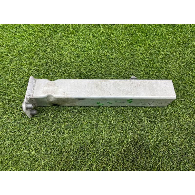 Кронштейн усилителя бампера (стекла и зеркала) AUDI A8 D4 2011 4,2 4H0806063E