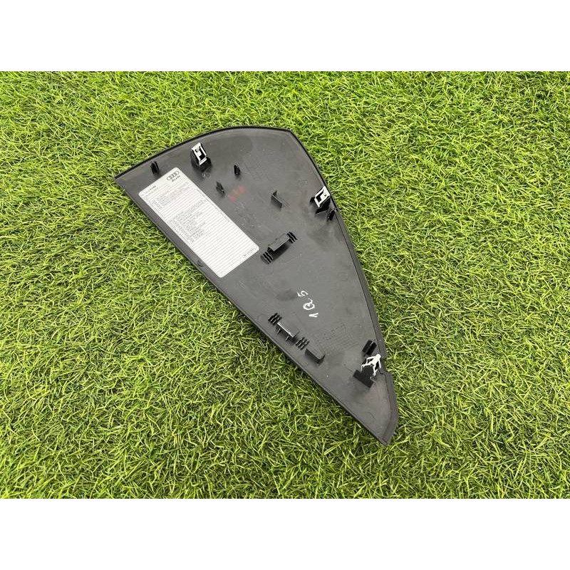 Накладка торпеды боковая (салон) Audi Q5 8R 2012 3.2 CALB 8R0857086B4PK