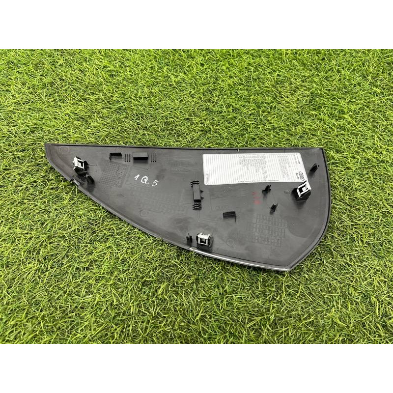 Накладка торпеды боковая (салон) Audi Q5 8R 2012 3.2 CALB 8R0857086B4PK
