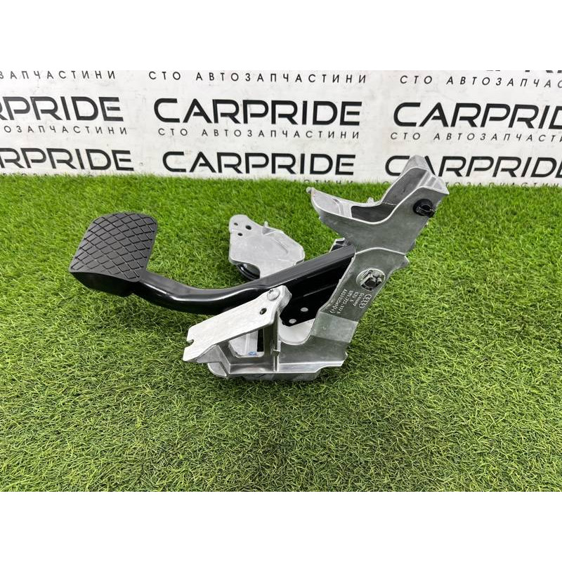 Педаль гальма з кронштейном (гальмівна система) Audi A5 F5 2019 2.0 TFSI 8W1723117B