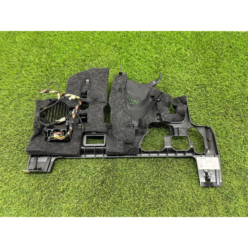Накладка торпедо нижняя (салон) AUDI A4 B9 2017 2.0L 8W1863083E