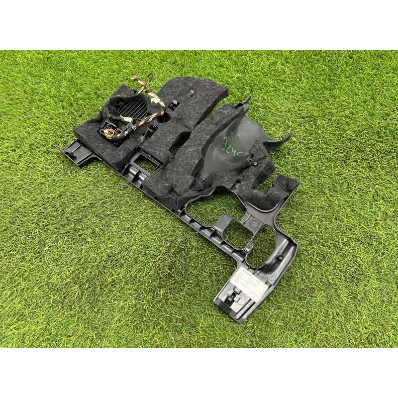 Накладка торпедо нижняя (салон) AUDI A4 B9 2017 2.0L 8W1863083E