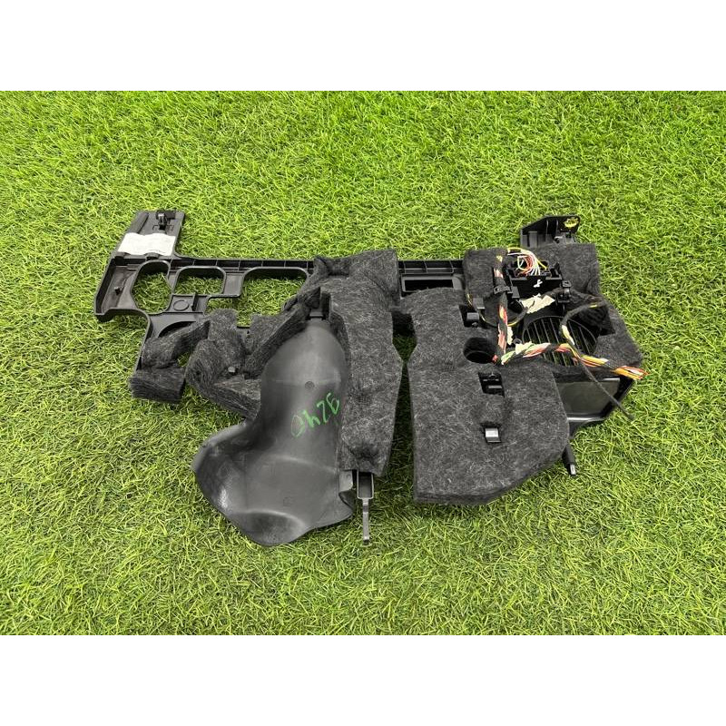 Накладка торпедо нижняя (салон) AUDI A4 B9 2017 2.0L 8W1863083E