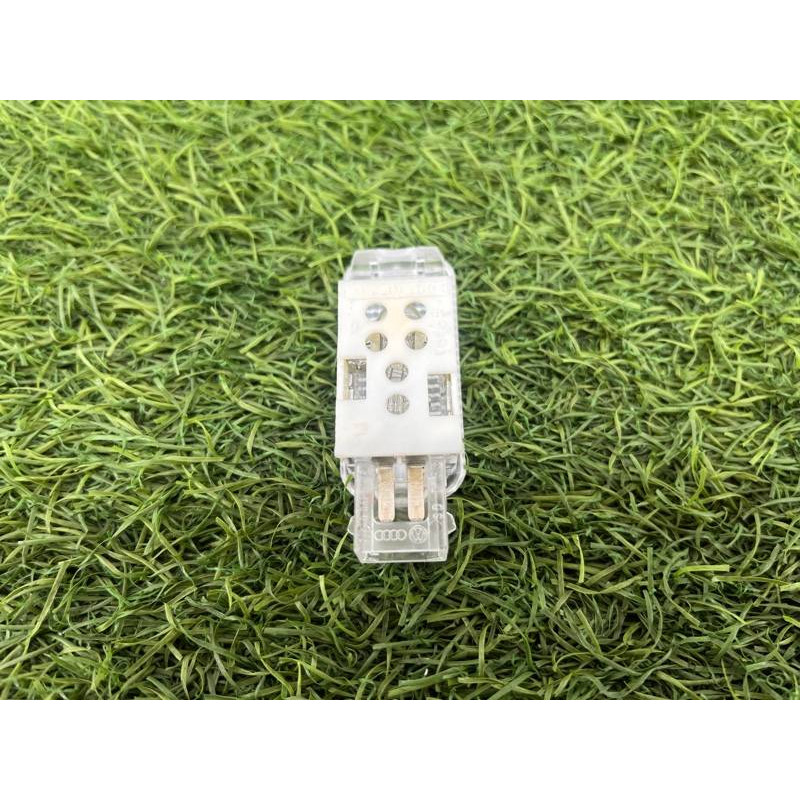 Плафон подсветки бардачка (электрика) Audi Q5 8R 2012 3.2 CALB 8D0947415