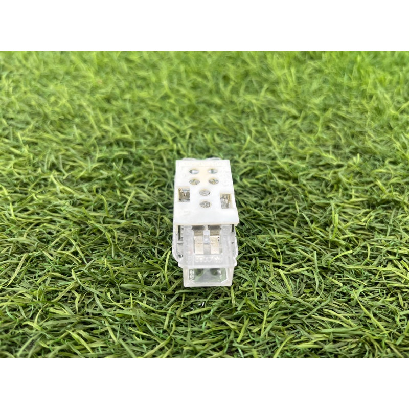 Плафон подсветки бардачка (электрика) Audi Q5 8R 2012 3.2 CALB 8D0947415