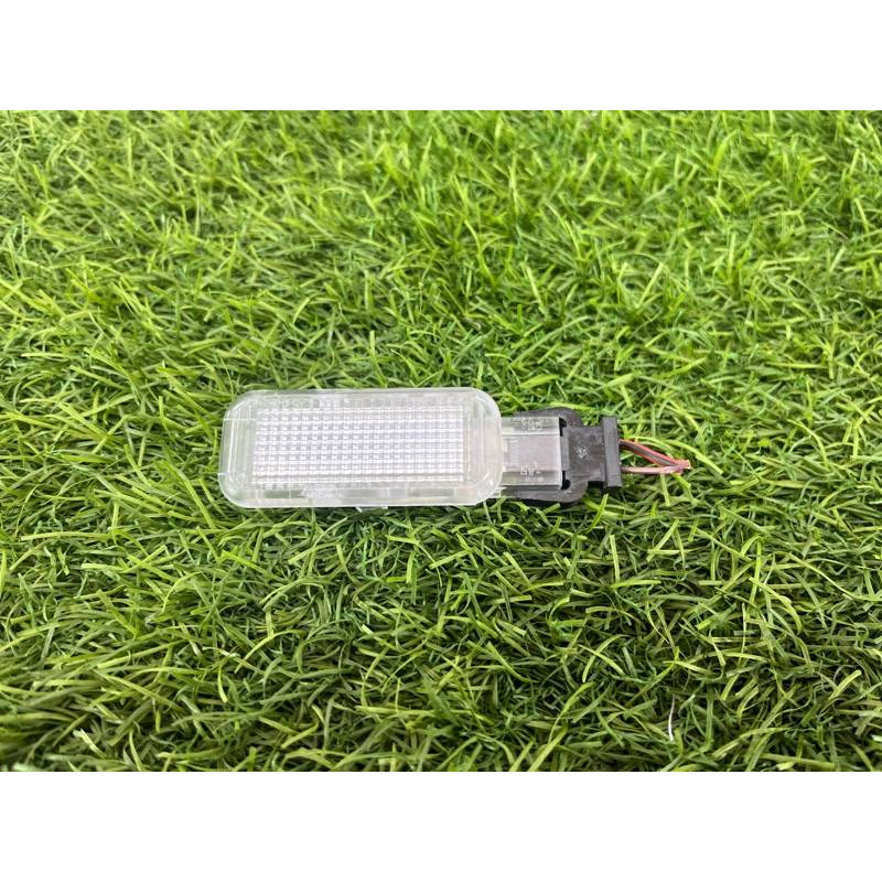 Плафон подсветки бардачка (электрика) AUDI A8 D4 2011 4,2 4B0947415