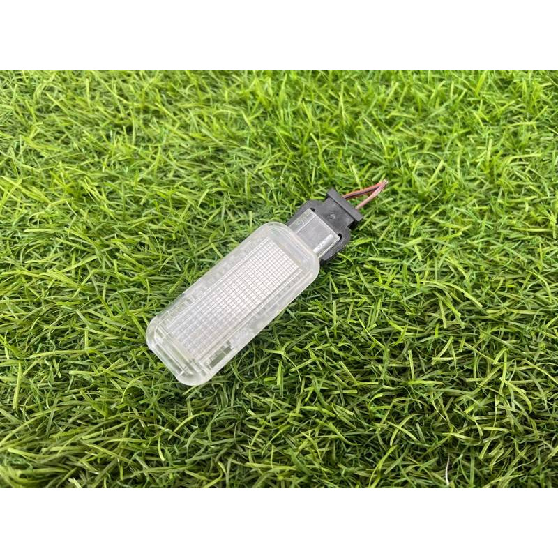 Плафон подсветки бардачка (электрика) AUDI A8 D4 2011 4,2 4B0947415