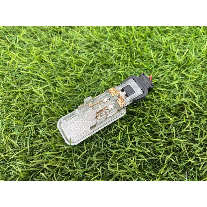 Плафон подсветки бардачка (электрика) AUDI A8 D4 2011 4,2 4B0947415