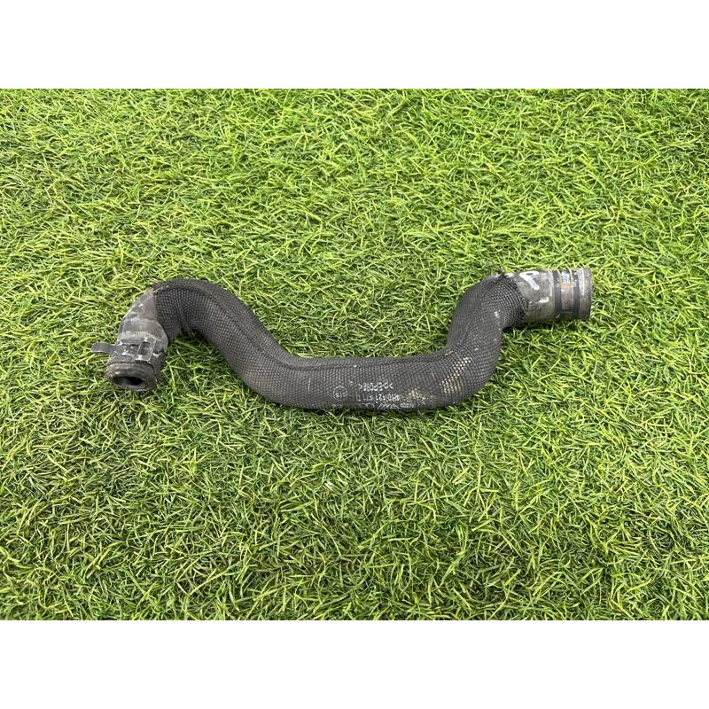 Патрубок (система охлаждения) AUDI A8 D4 2011 4,2 4H0121471D