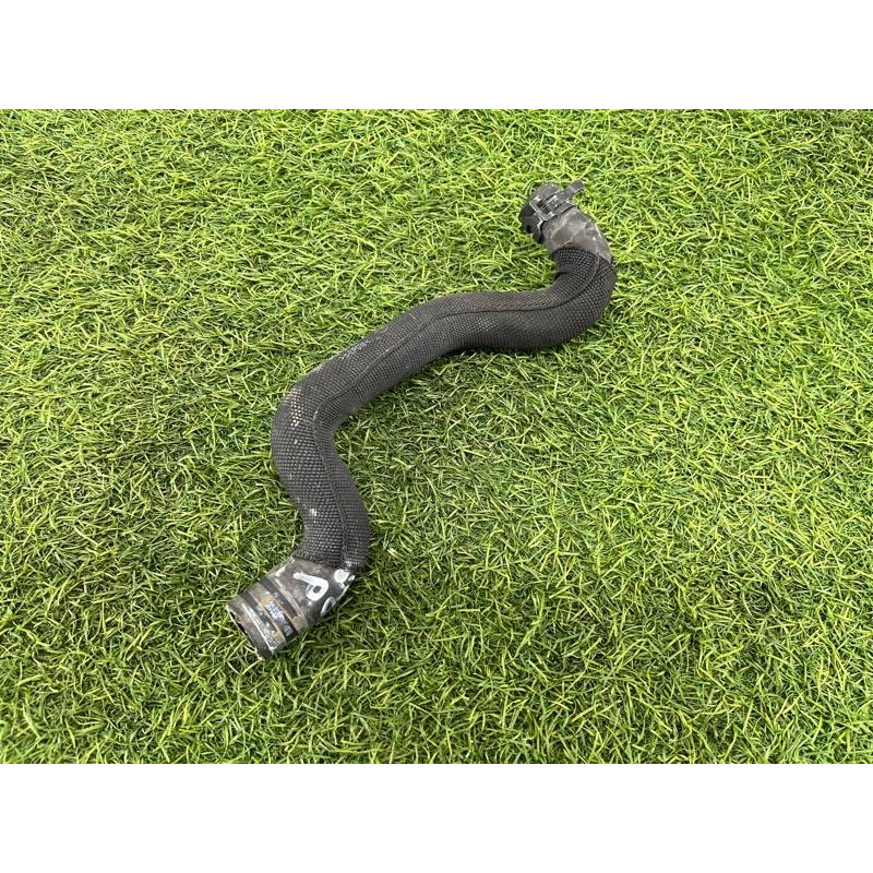 Патрубок (система охлаждения) AUDI A8 D4 2011 4,2 4H0121471D