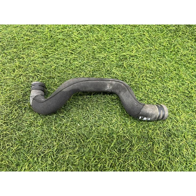 Патрубок (система охлаждения) AUDI A8 D4 2011 4,2 4H0121471D