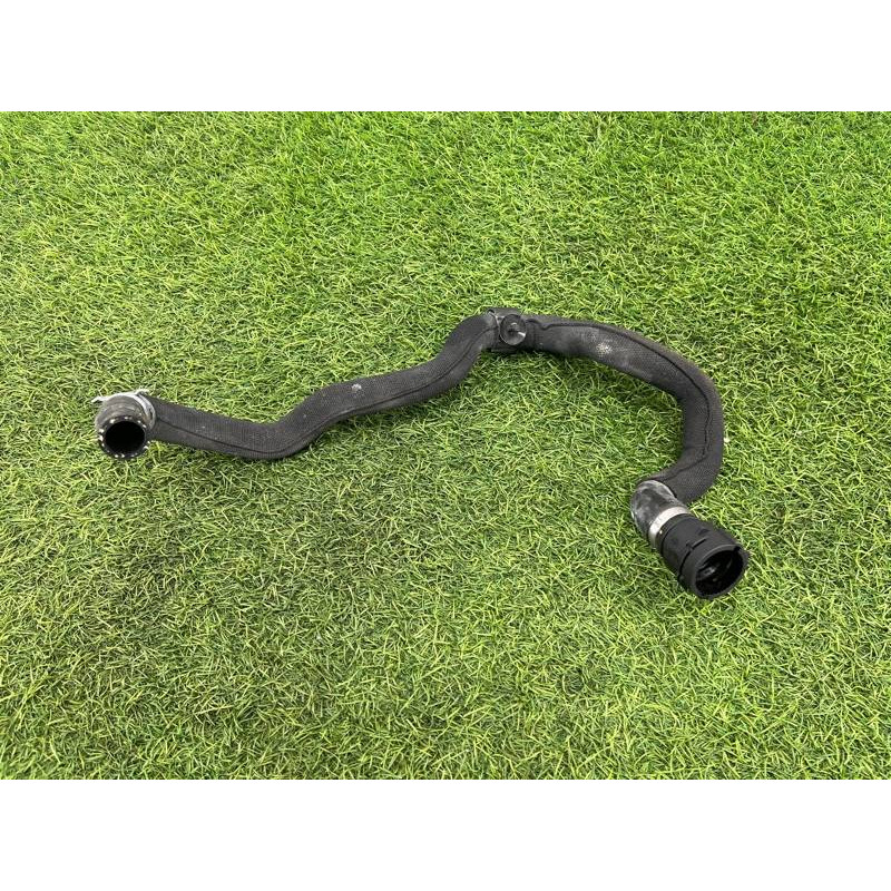 Патрубок (система охлаждения) AUDI A8 D4 2011 4,2 4H0121447M