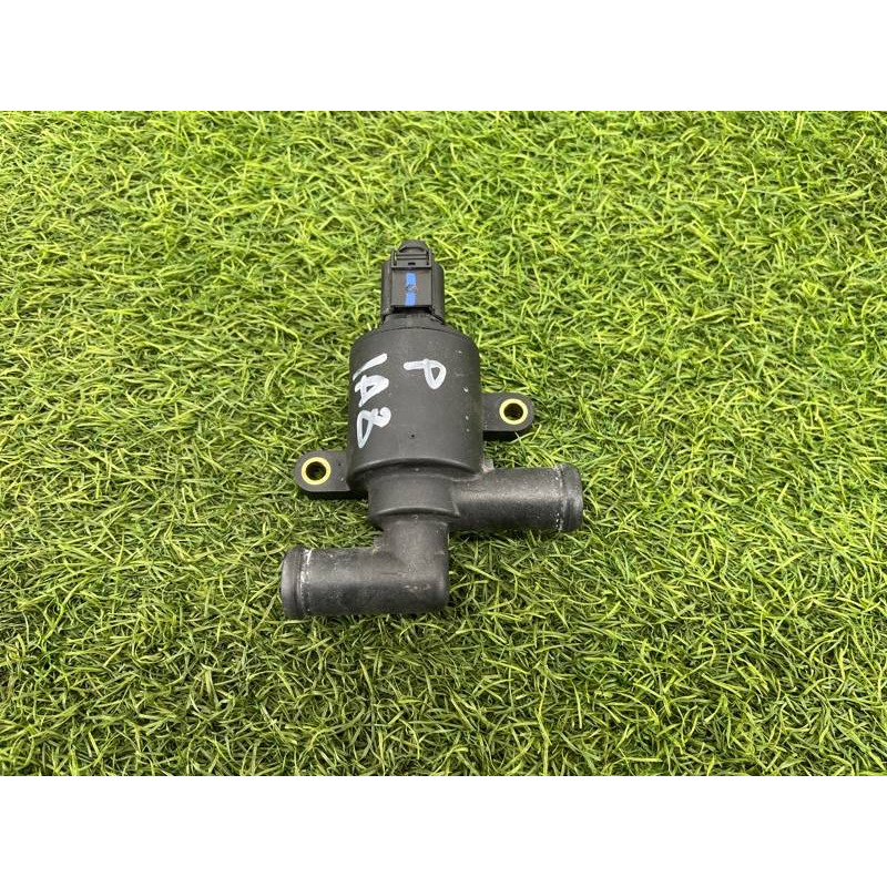 Клапан системы охлаждения (электрика / кнопки) AUDI A8 D4 2011 4,2 4H0121671G