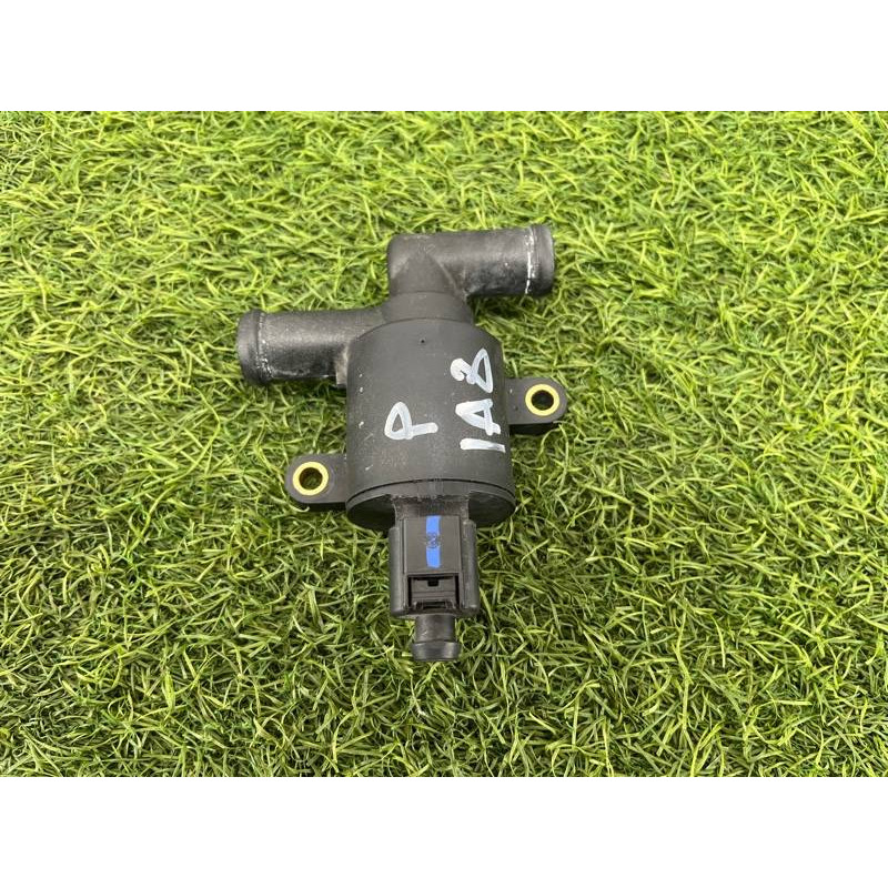 Клапан системы охлаждения (электрика / кнопки) AUDI A8 D4 2011 4,2 4H0121671G