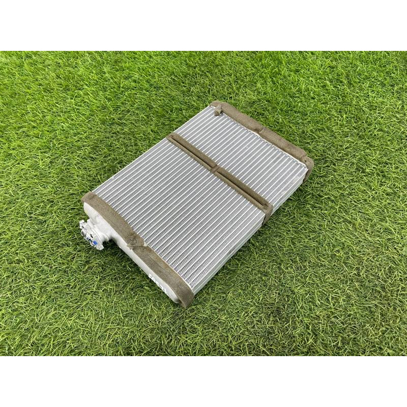 Радиатор печки (отопление и кондиционирование) Audi Q5 8R 2012 3.2 CALB 8K0898037A