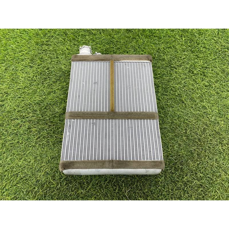 Радиатор печки (отопление и кондиционирование) Audi Q5 8R 2012 3.2 CALB 8K0898037A