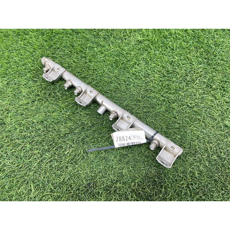 Топливная рампа (топливная система) BMW 5-series F10 2011 N63B44 13537547600