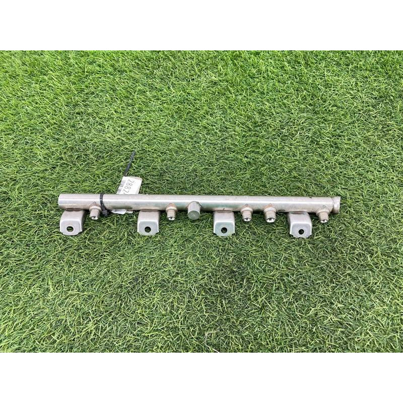 Топливная рампа (топливная система) BMW 5-series F10 2011 N63B44 13537547600