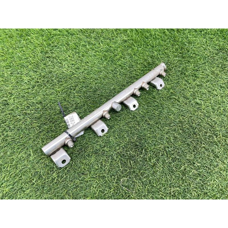 Топливная рампа (топливная система) BMW 5-series F10 2011 N63B44 13537547600