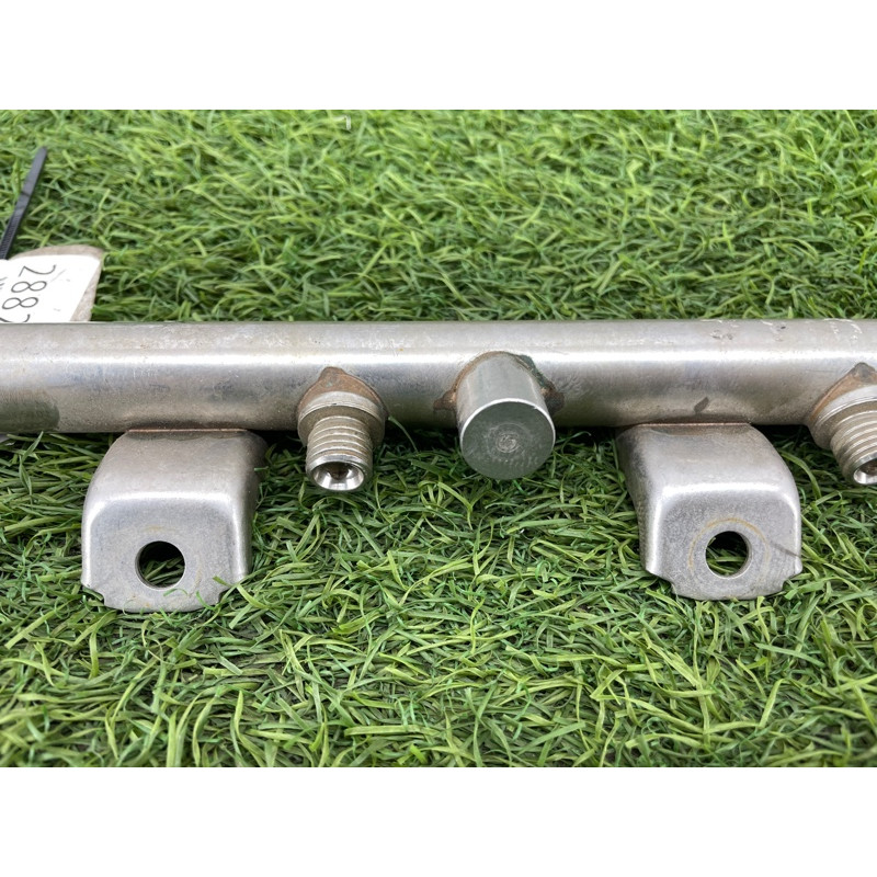 Топливная рампа (топливная система) BMW 5-series F10 2011 N63B44 13537547600