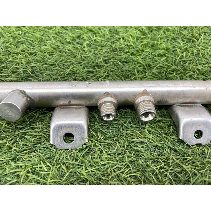 Топливная рампа (топливная система) BMW 5-series F10 2011 N63B44 13537547600