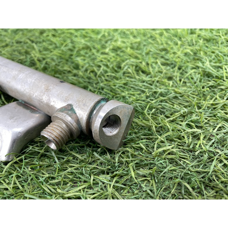 Топливная рампа (топливная система) BMW 5-series F10 2011 N63B44 13537547600