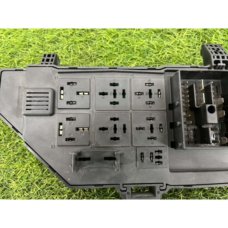 Блок предохранителей (электрика) Opel Vectra C 2004 2.2 SE 24400590