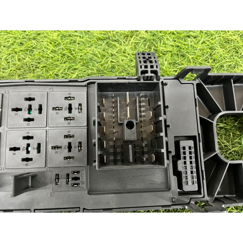 Блок предохранителей (электрика) Opel Vectra C 2004 2.2 SE 24400590