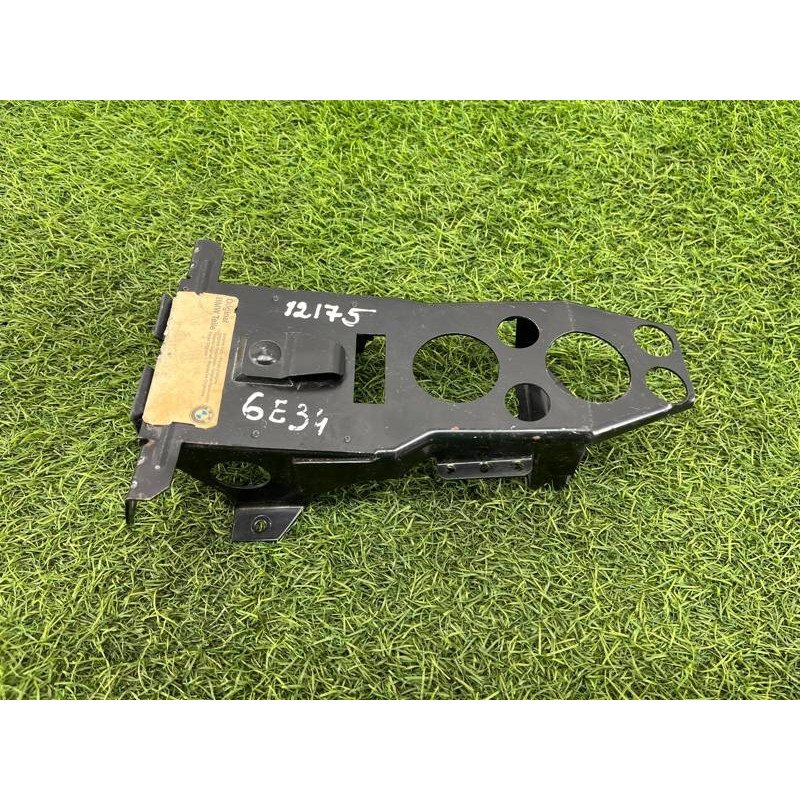 Направляющая подголовника (салон) BMW 5-series E34 1993 M20b25 52208102717