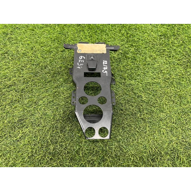 Направляющая подголовника (салон) BMW 5-series E34 1993 M20b25 52208102717