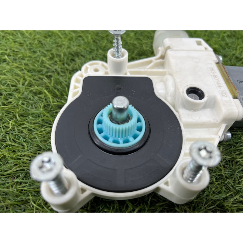 Мотор стеклоподъемника (электрика) BMW 5-series F10 51337271564