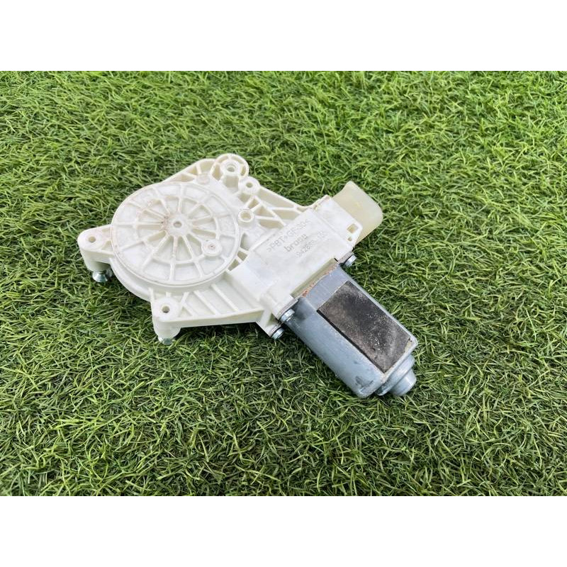 Мотор стеклоподъемника (электрика) BMW 5-series F10 51337271563