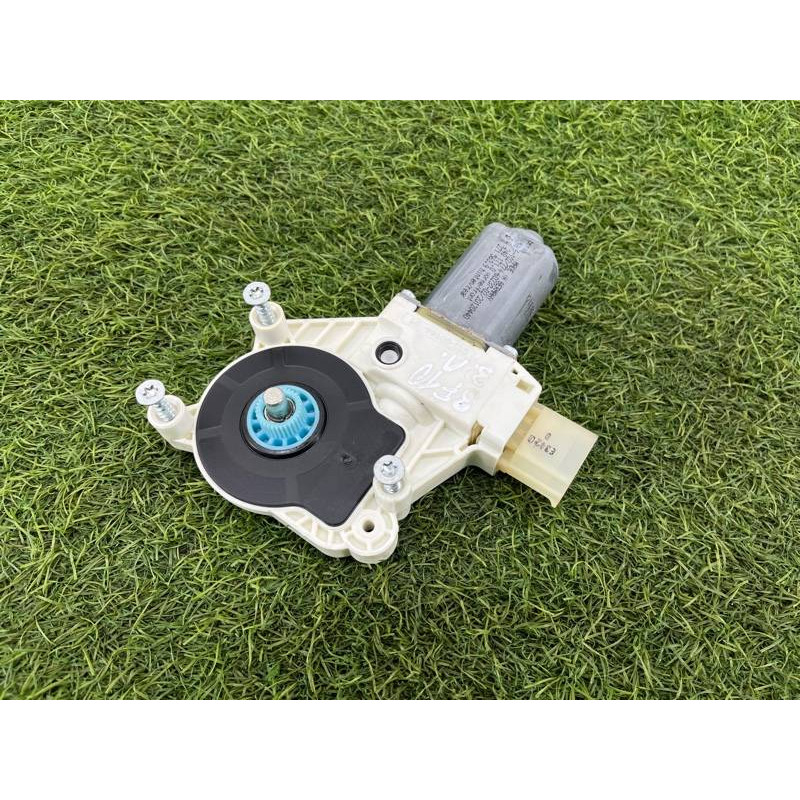 Мотор стеклоподъемника (электрика) BMW 5-series F10 51337271563