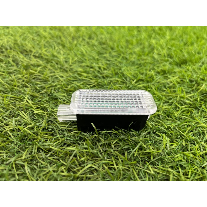 Плафон карты двери (электрика) AUDI A4 B9 2017 2.0L 4E0947415