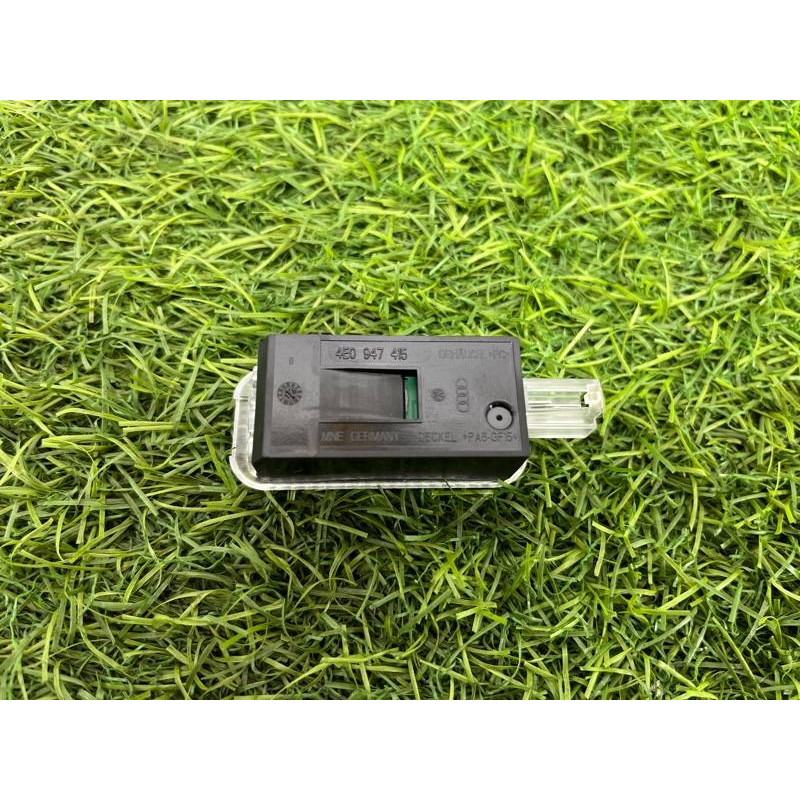 Плафон карты двери (электрика) AUDI A4 B9 2017 2.0L 4E0947415