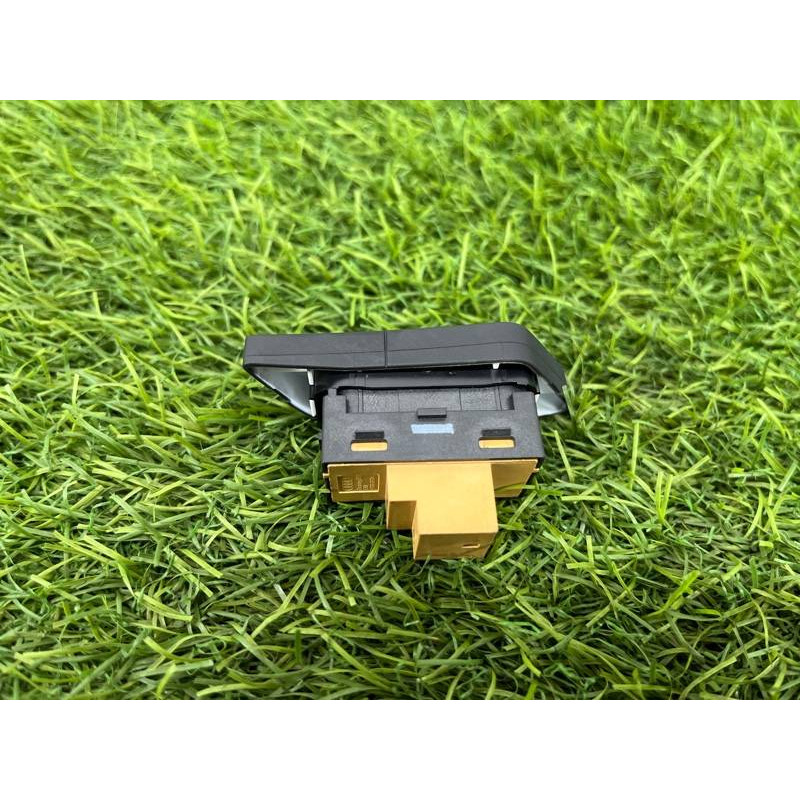 Кнопка блокировки центрального замка (электрика / кнопки) Audi A5 F5 2019 2.0 TFSI 8W0962108B5PR