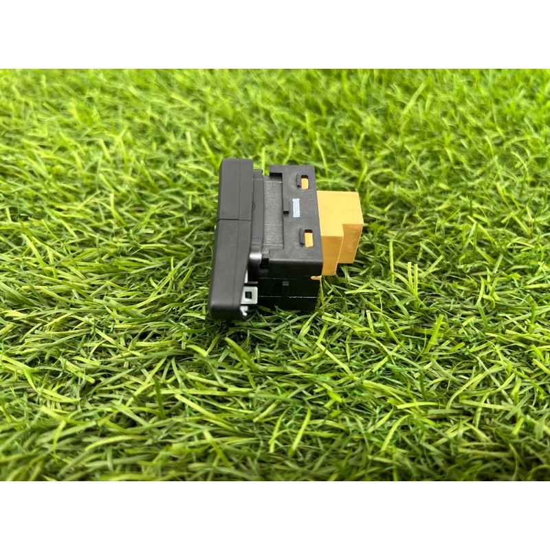 Кнопка блокировки центрального замка (электрика / кнопки) Audi A5 F5 2019 2.0 TFSI 8W0962108B5PR