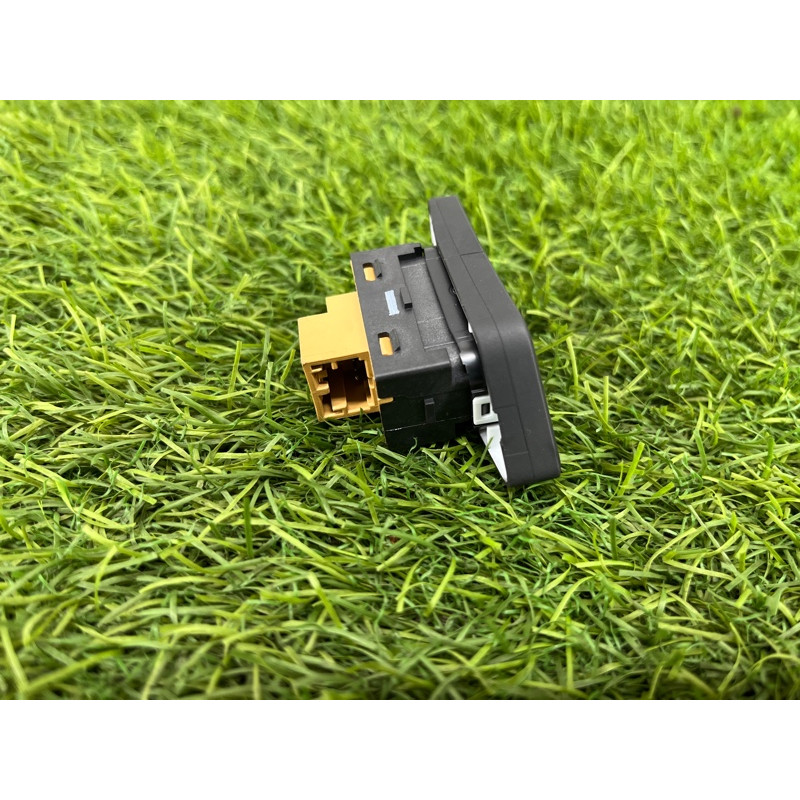 Кнопка блокировки центрального замка (электрика / кнопки) Audi A5 F5 2019 2.0 TFSI 8W0962108B5PR