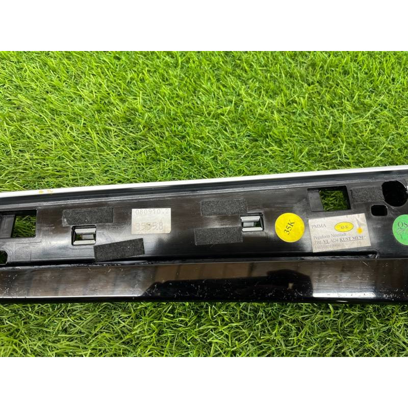 Декоративная накладка карты двери (салон) AUDI A8 D4 2011 4,2 4H0867067CV58