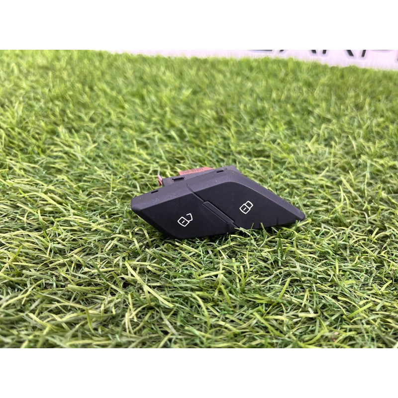 Кнопка блокировки центрального замка (электрика / кнопки) AUDI A8 D4 2011 4,2 4H0962107B5PR