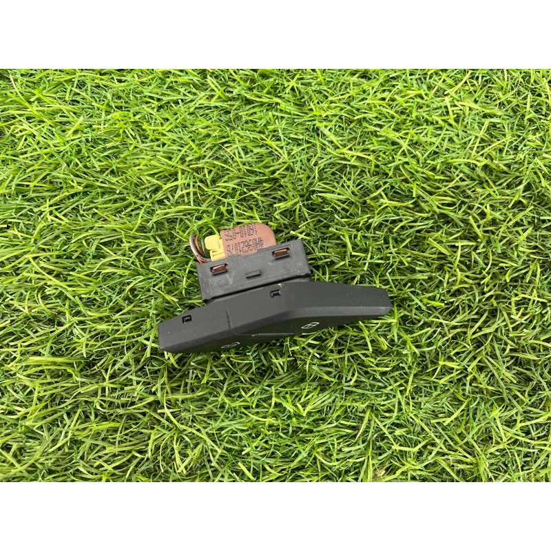 Кнопка блокировки центрального замка (электрика / кнопки) AUDI A8 D4 2011 4,2 4H0962107B5PR