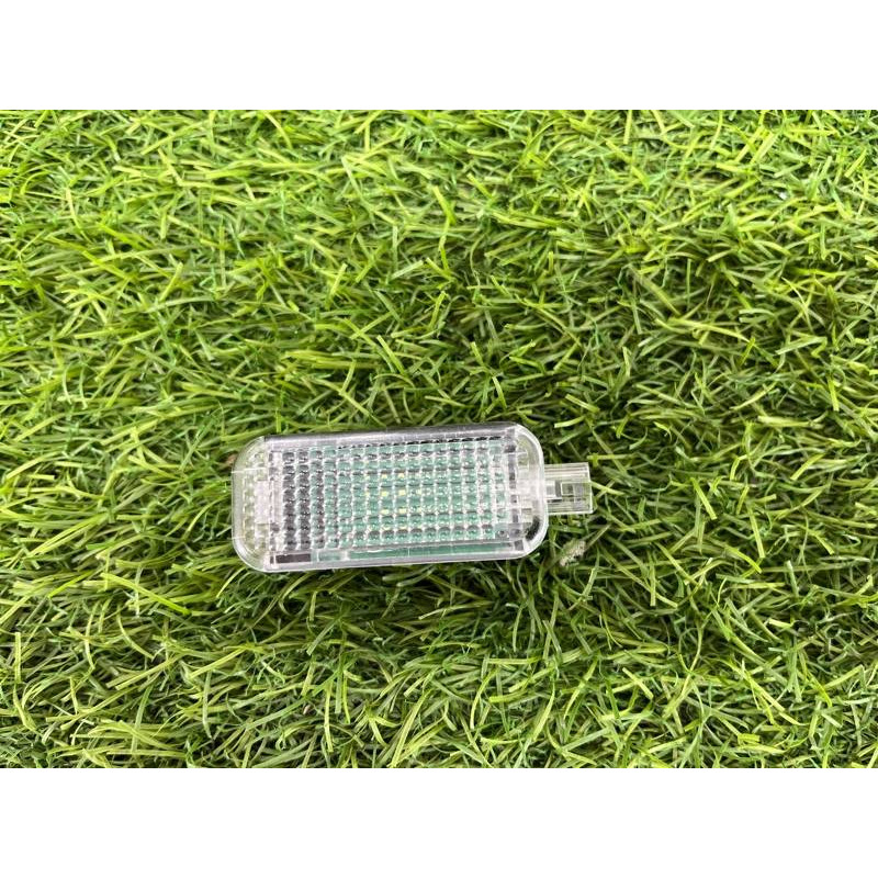 Плафон карты двери (электрика) AUDI A4 B9 2017 2.0L 4E0947415