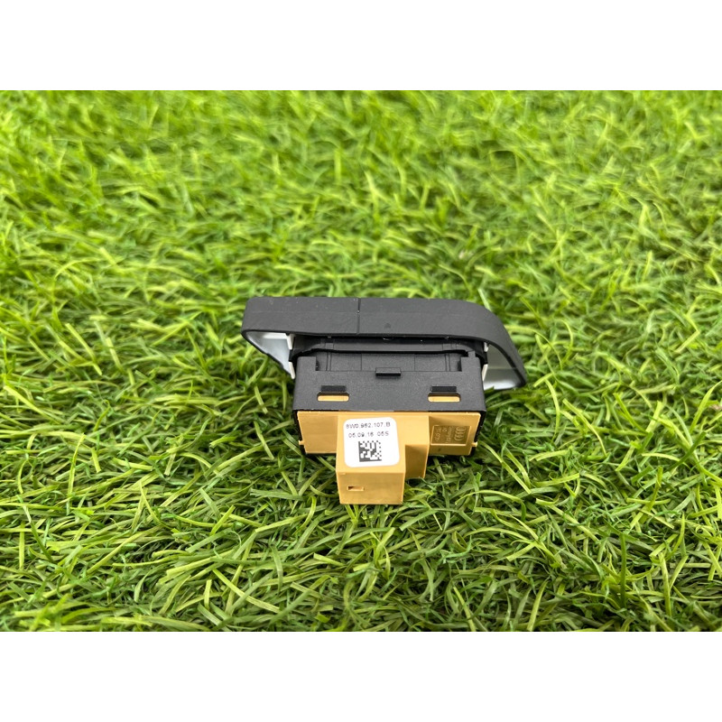 Кнопка блокировки центрального замка (электрика / кнопки) AUDI A4 B9 2017 2.0L 8W0962107B5PR